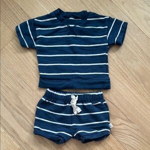 Baby 2 piece organic cotton French terry short set. Little planet by Carters.